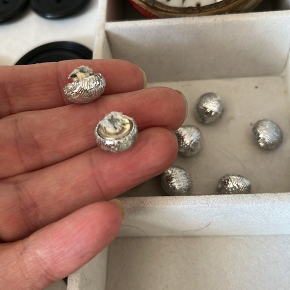 vintage buttons from an estate lot for sale - Picture 2 of 15